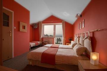 Фото номера Трехместный номер с видом на озеро Проживание в семье Lakeside Pensjonat г. Brodnica Dolna 3
